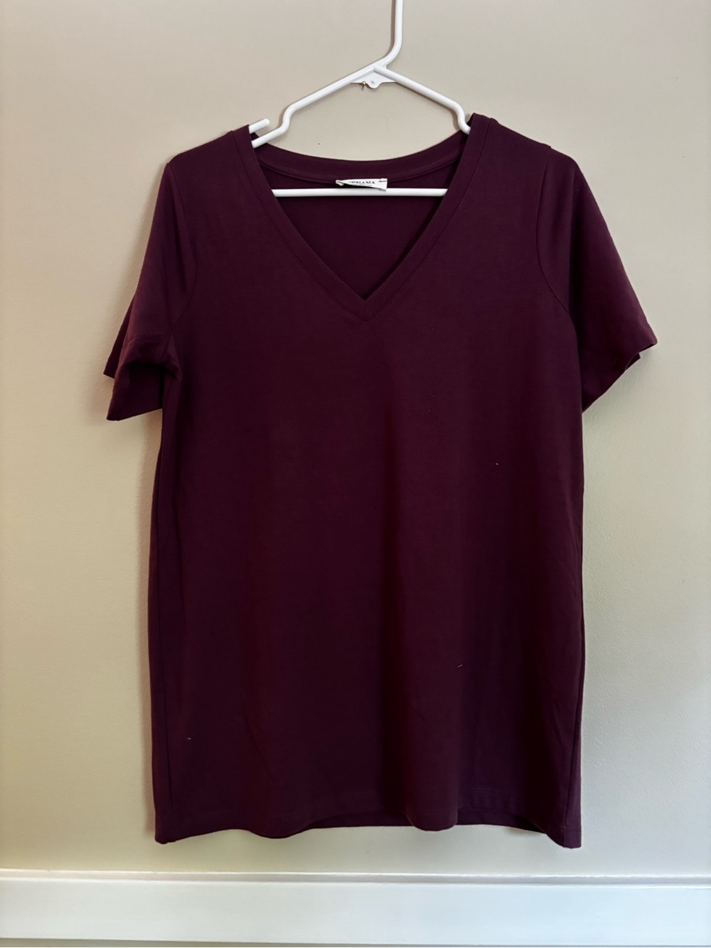 Zenana Plum V-Neck Short Sleeve Basic Tee Size Large